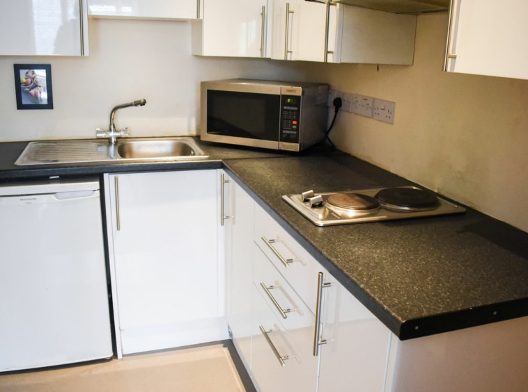 Student flat at The No Place Inn, one bedroom studio apartment to rent in Plymouth