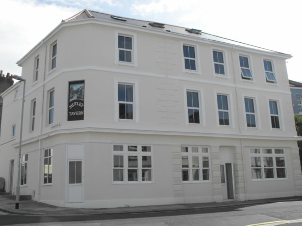 Student one bedroom flat in Plymouth at the Mutley Tavern