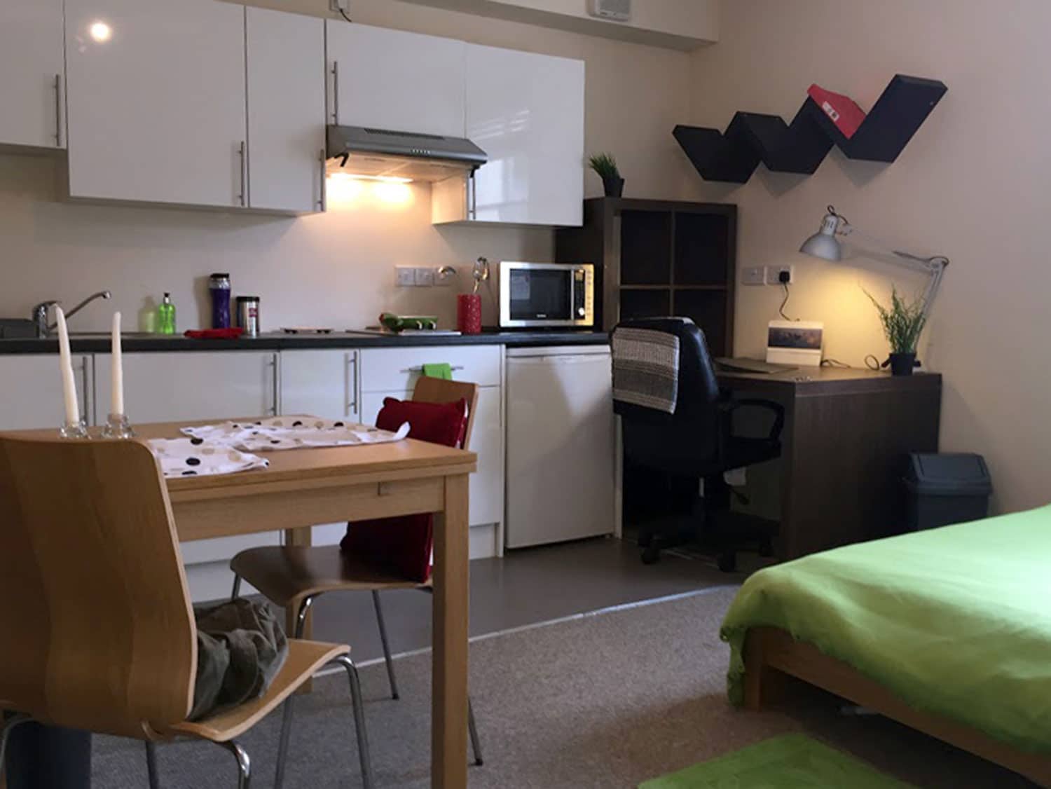 Student flat at The No Place Inn, one bedroom studio apartment to rent in Plymouth
