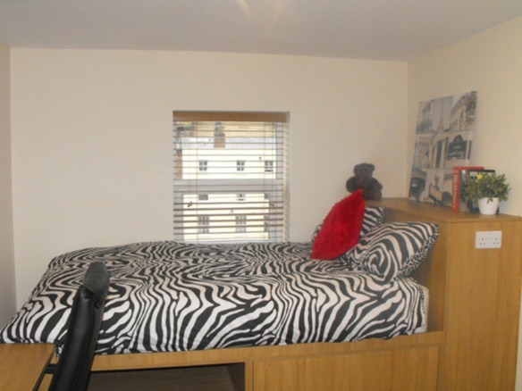 Student flats at The Jazz Bar in Preston, 4 bedrooms third floor flat