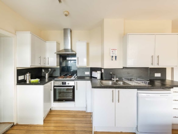7 Bed House to rent to students at 89 Wells Road, Bath BA2 3AN