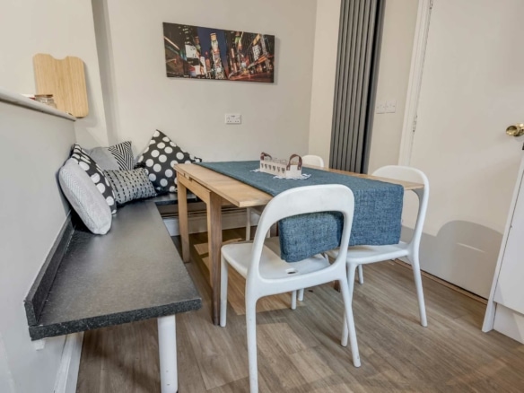 10 bedroom student house to rent in Uplands, Sketty Road, Swansea SA2 0LJ