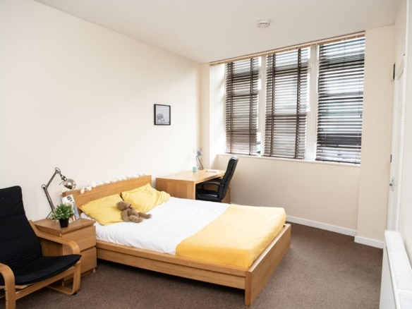 Student flat at The Mutley Tavern, one bedroom studio apartment in Plymouth