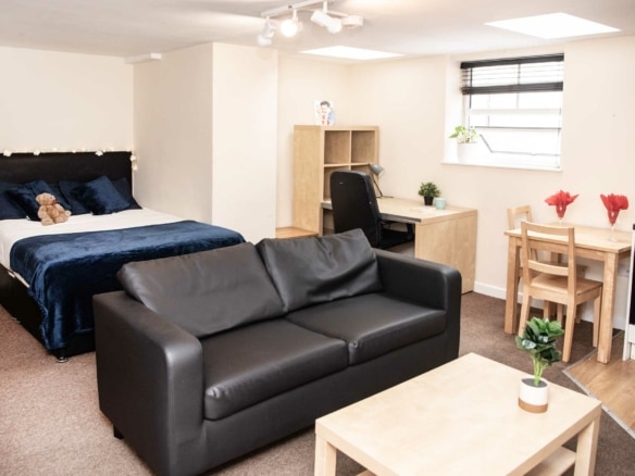 Student flat at The Mutley Tavern, one bedroom studio apartment in Plymouth
